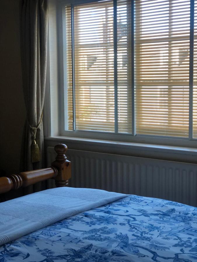 Auplands En-Suite Rooms Lymington Bagian luar foto