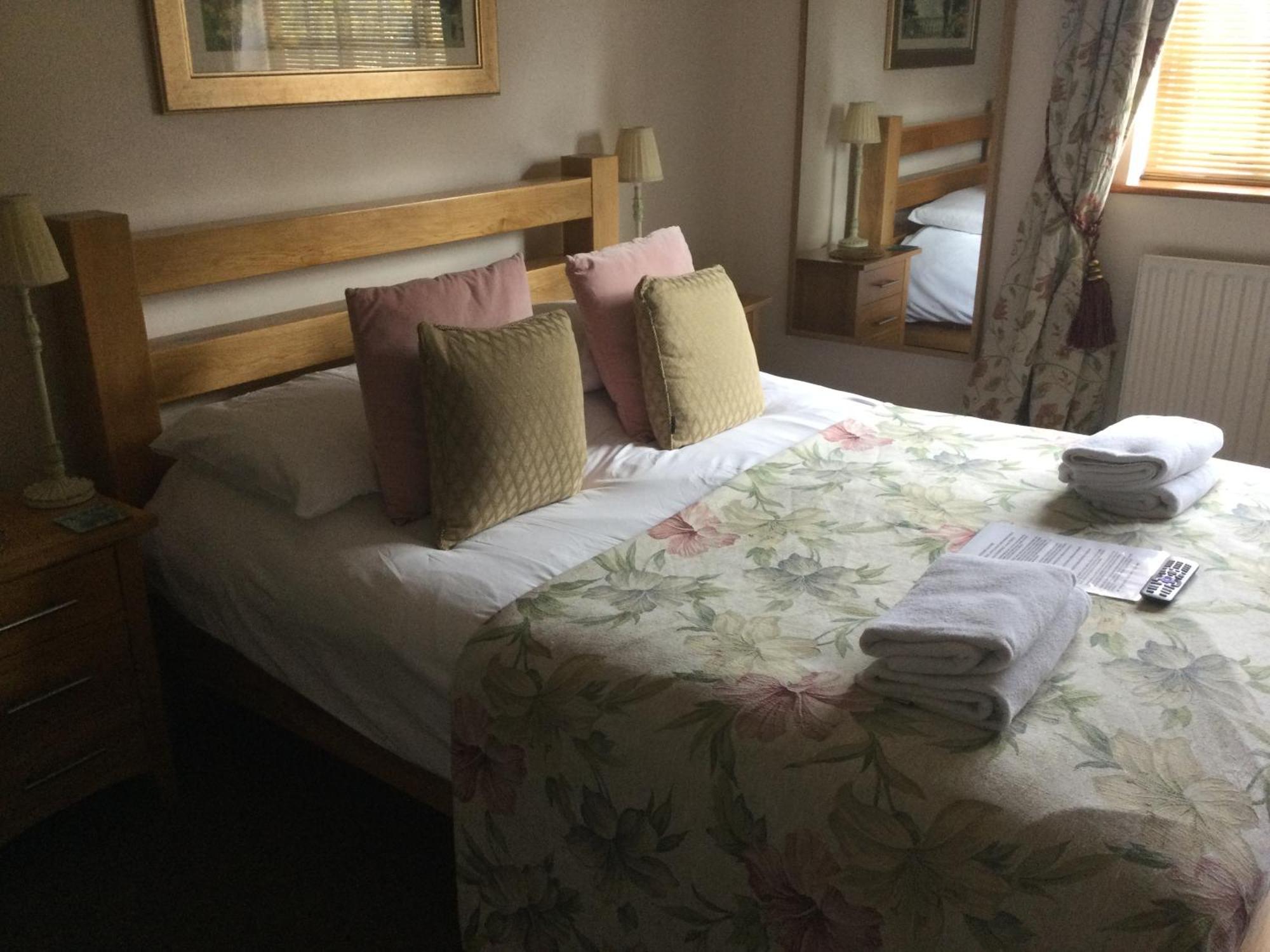 Auplands En-Suite Rooms Lymington Bagian luar foto
