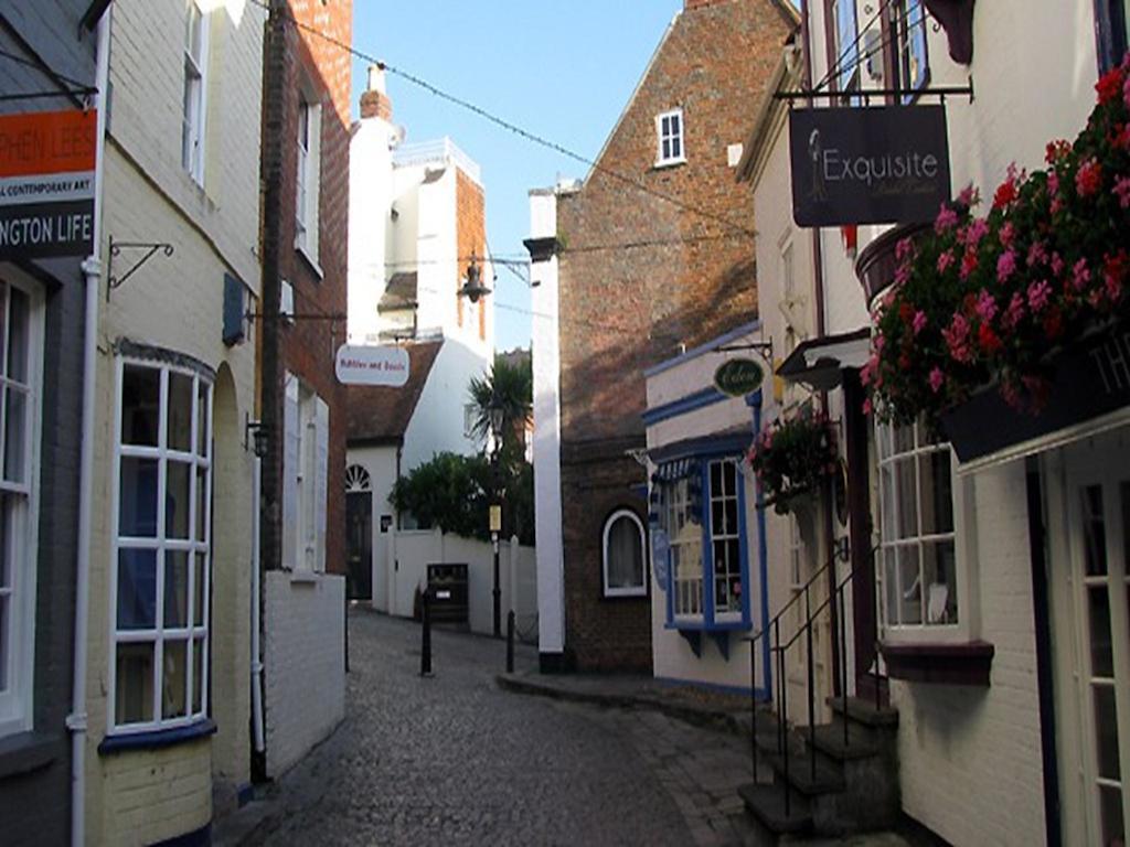 Auplands En-Suite Rooms Lymington Bagian luar foto